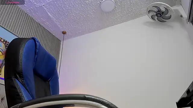 Ethanx18  online show from June 6, 3:34 am