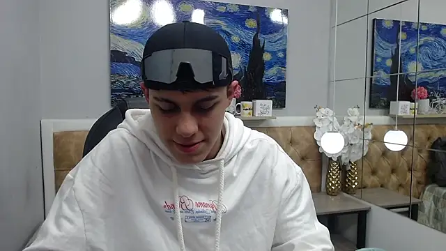 Ethanx18  online show from May 13, 4:19 am