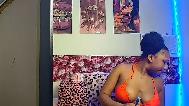 EnchantingLisa online show from May 25, 4:23 am