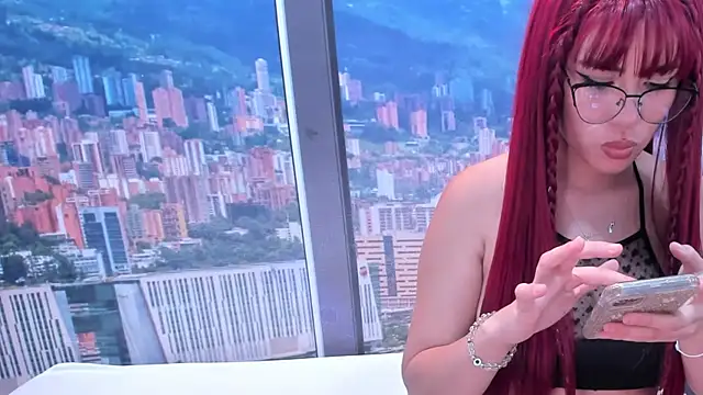 LunnaAndLiam online show from April 28, 10:03 pm