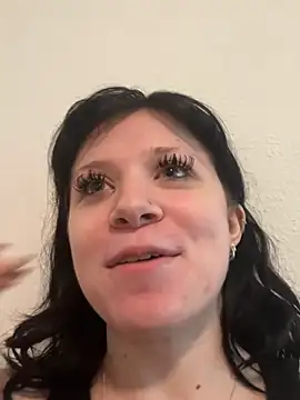 kaygbbmama online show from April 28, 4:33 pm