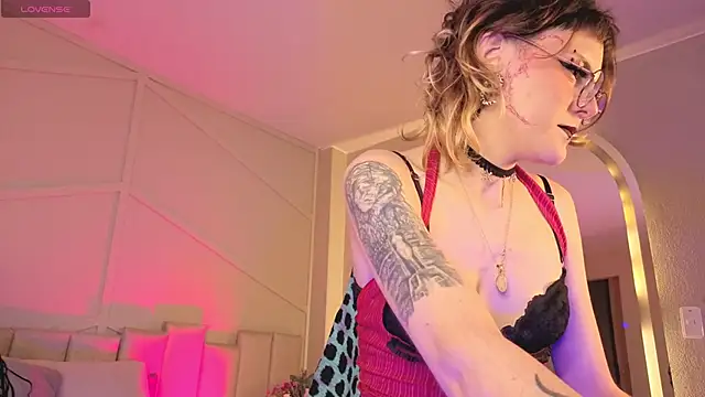 Rossiee huntt online show from April 30, 1:07 pm