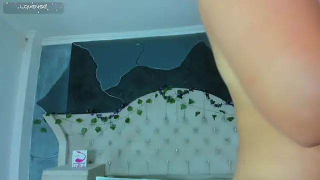 HayleyRoss  online show from May 11, 2:45 pm