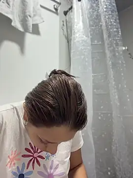 HayleyRoss  online show from June 20, 10:26 pm