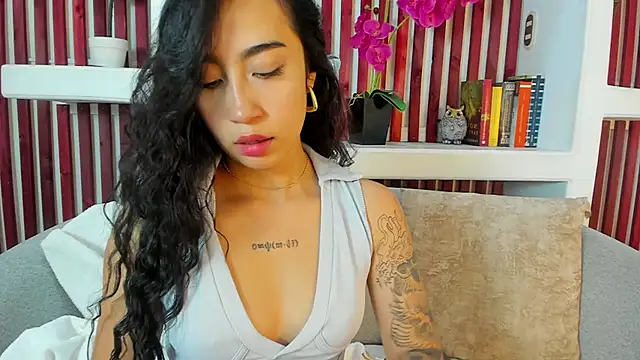AshleyGross  online show from May 21, 7:55 pm