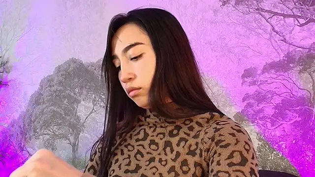 AshleyGross  online show from June 6, 8:58 pm