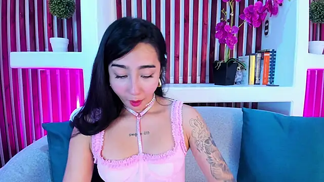 AshleyGross  online show from May 18, 7:51 pm
