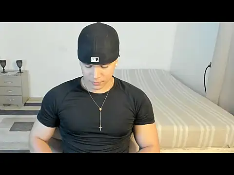 Snapshot of sant_wahlberg chatting on June 7, 1:44 am sant wahlberg online show from June 7, 1:44 am