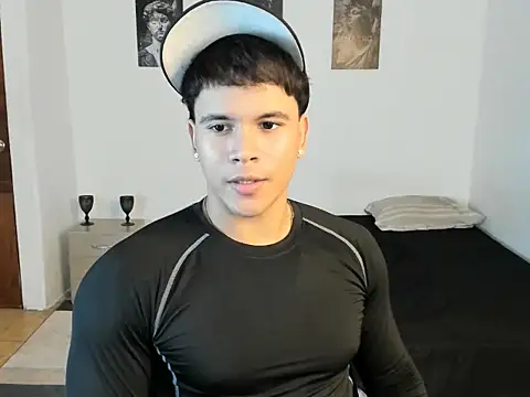 sant wahlberg online show from August 3, 10:58 pm
