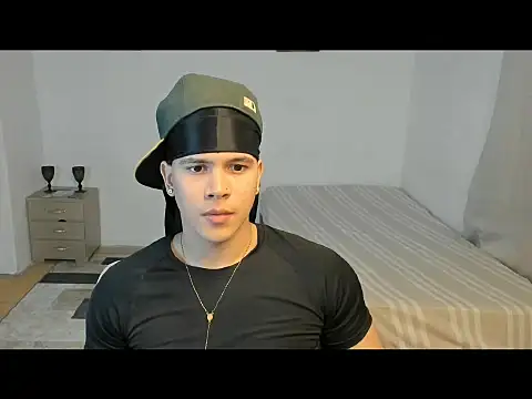 Snapshot of sant_wahlberg chatting on May 16, 11:48 pm sant wahlberg online show from May 16, 11:48 pm
