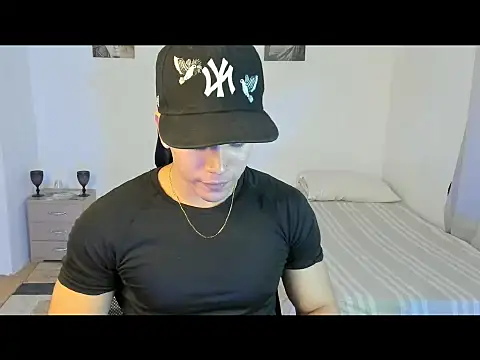 Snapshot of sant_wahlberg chatting on May 27, 12:53 am sant wahlberg online show from May 27, 12:53 am