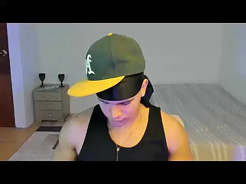 Snapshot of sant_wahlberg chatting on May 15, 5:16 am sant wahlberg online show from May 15, 5:16 am