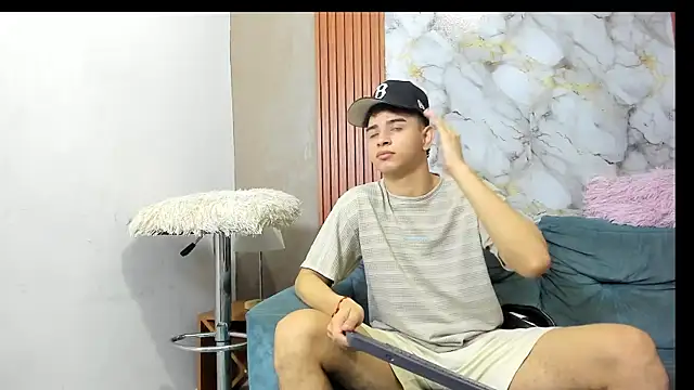 Snapshot of LOVE_GUYS1 chatting on July 2, 3:29 pm LOVE GUYS1 online show from July 2, 3:29 pm