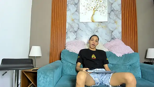 Snapshot of LOVE_GUYS1 chatting on May 1, 1:27 pm LOVE GUYS1 online show from May 1, 1:27 pm