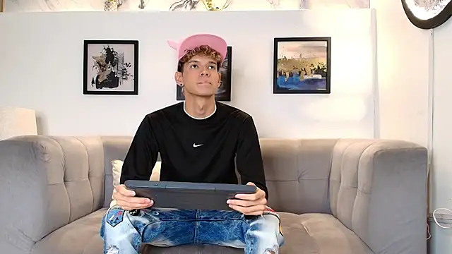 KING BOYS2026 online show from June 4, 1:43 am