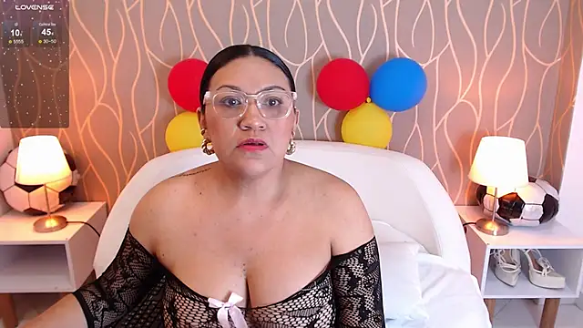 Victoria Madore online show from July 2, 4:07 am