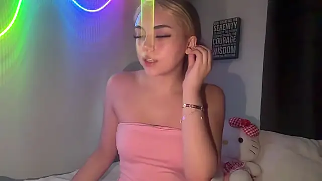 Maddieblairxo online show from July 22, 3:47 pm