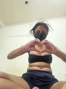 sassyygurl online show from August 5, 6:35 pm