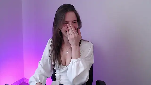 Amelia  Smith online show from May 13, 10:44 am