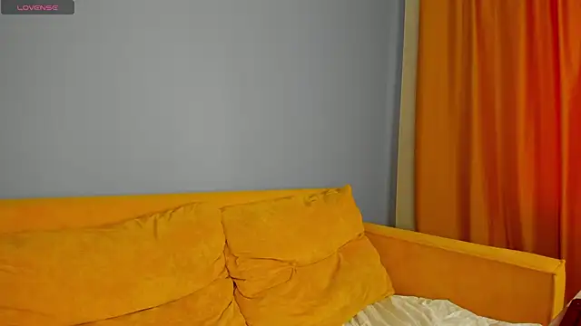 Snapshot of Kira_Be11 chatting on May 31, 1:22 am Kira Be11 online show from May 31, 1:22 am