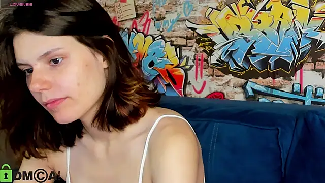 Snapshot of Kira_Be11 chatting on June 25, 1:14 am Kira Be11 online show from June 25, 1:14 am