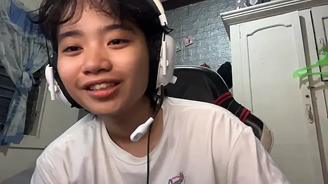 SusannahDiffee online show from April 30, 1:18 pm