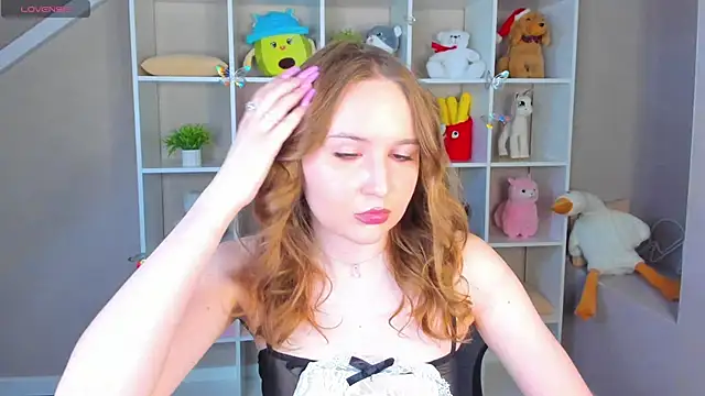 Emmaa Kimm online show from June 8, 1:00 am
