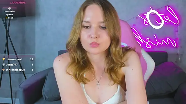 Emmaa Kimm online show from June 25, 5:12 am