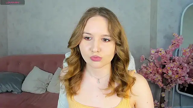 Emmaa Kimm online show from June 3, 12:55 am