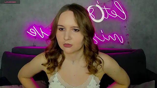 Emmaa Kimm online show from June 5, 12:59 am