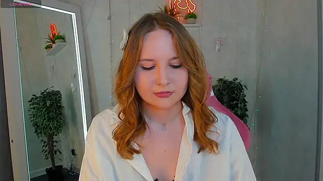 Emmaa Kimm online show from June 11, 1:05 am