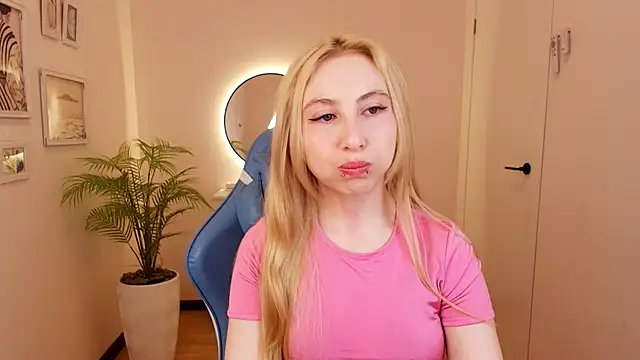 MilkChoc0late online show from May 31, 2:17 am