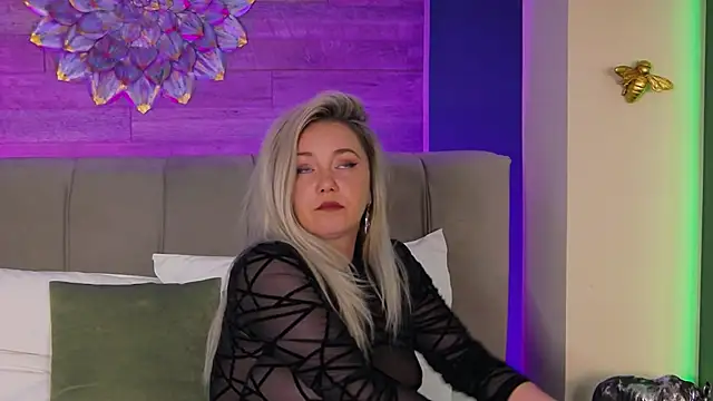 VeraNoires online show from May 24, 4:34 am