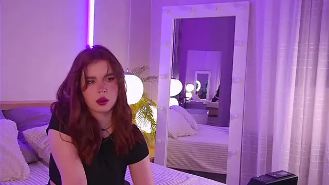 Elsie Fiery online show from May 9, 4:05 am