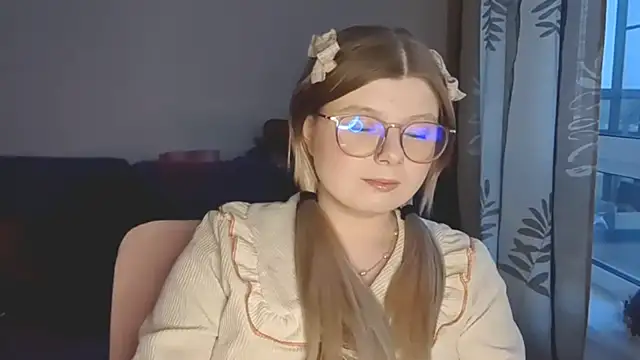 YukiBlush online show from May 8, 4:11 pm