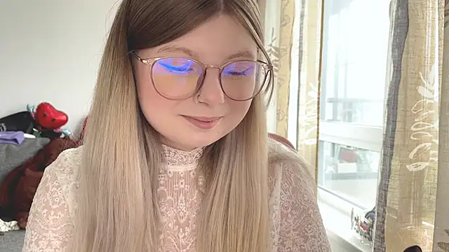 YukiBlush online show from June 4, 1:21 am