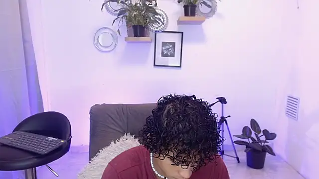 Snapshot of hades_derox_ chatting on May 10, 12:14 am hades derox online show from May 10, 12:14 am
