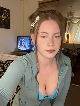 Snapshot of Young_Lizzie chatting on June 11, 4:04 pm Young Lizzie online show from June 11, 4:04 pm