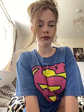 Young Lizzie online show from May 7, 1:36 pm