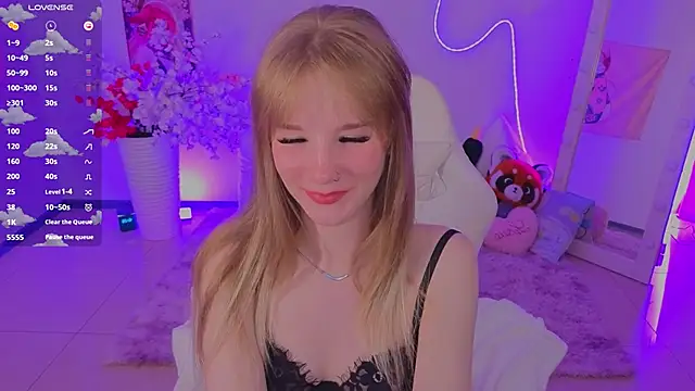 MilliBrownn online show from May 13, 9:27 am