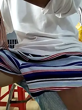 Kiet Mot Minh O Nha online show from May 1, 3:39 pm