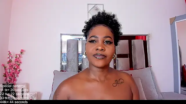 EmilyRooa1 online show from June 23, 7:23 pm