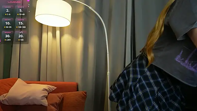 Snapshot of _Mila_Luna_ chatting on May 24, 9:04 pm Mila Luna online show from May 24, 9:04 pm