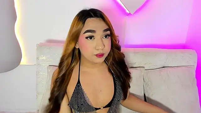 Snapshot of LiaCampbell_ chatting on July 25, 3:47 am LiaCampbell online show from July 25, 3:47 am