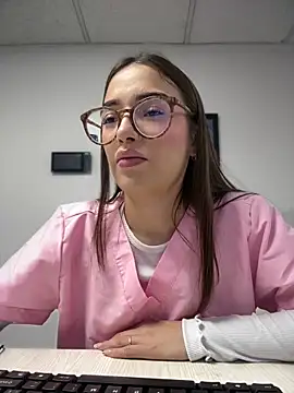 Snapshot of Sweet_Milaa1 chatting on June 18, 6:24 pm Sweet Milaa1 online show from June 18, 6:24 pm