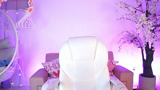 Snapshot of VioletJoness_ chatting on July 24, 11:39 am VioletJoness online show from July 24, 11:39 am