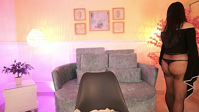 VioletJoness  online show from June 10, 11:44 am