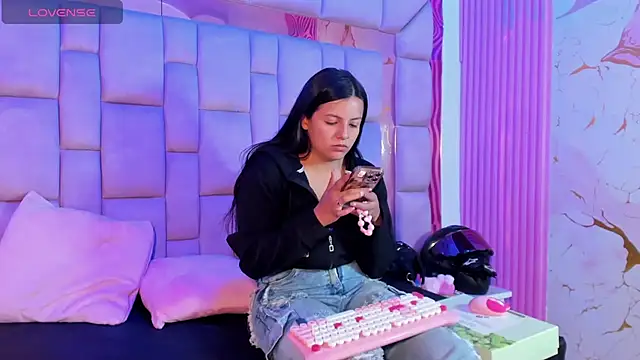 Anal Temptation online show from June 4, 1:05 pm