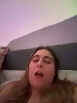 Taylormillie471 online show from April 28, 8:46 pm