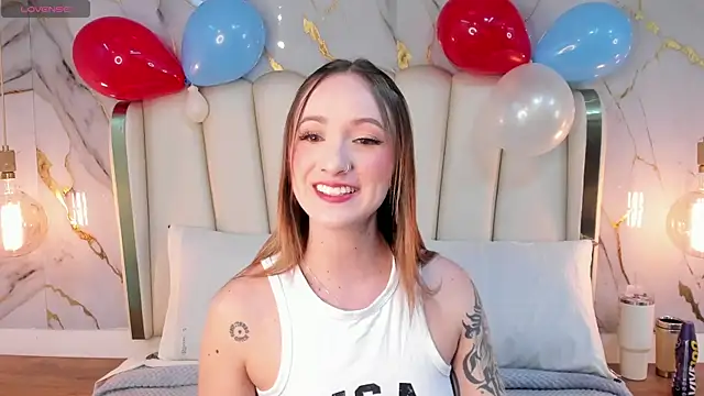 Hannah Lane online show from July 4, 12:21 pm